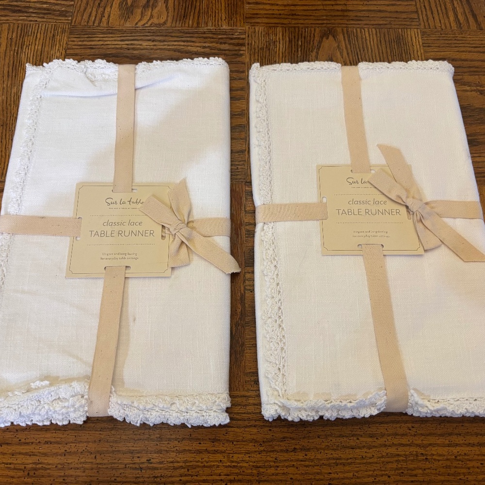 2 Sur la Table antique white 100% cotton classic lace Table Runner 14 x 72 cream